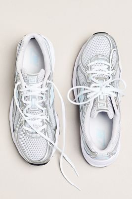 New Balance 740 Sneakers