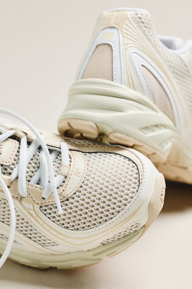 New Balance 740 Sneakers