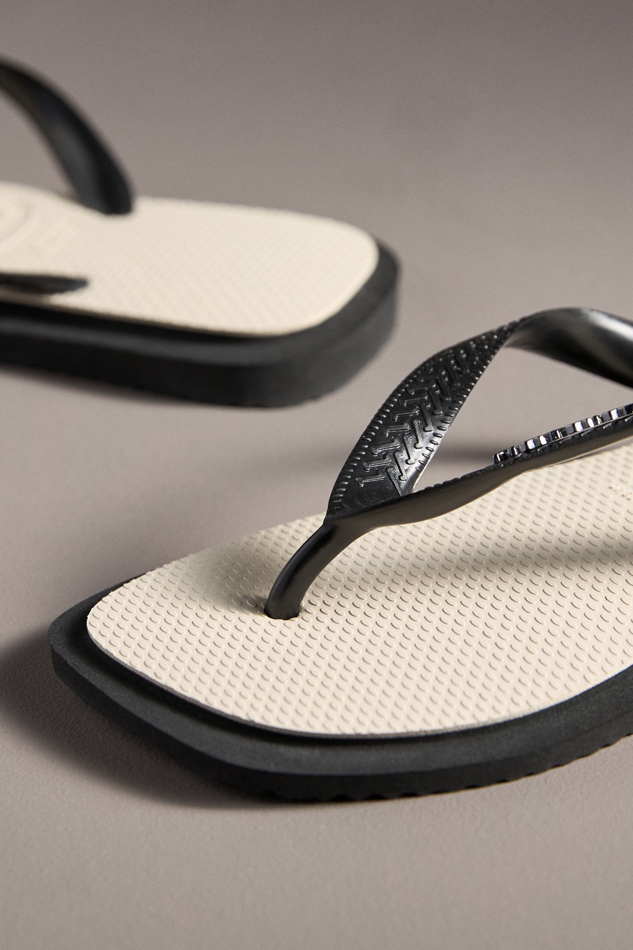 Havaianas Top Square Fusion Thong Sandals
