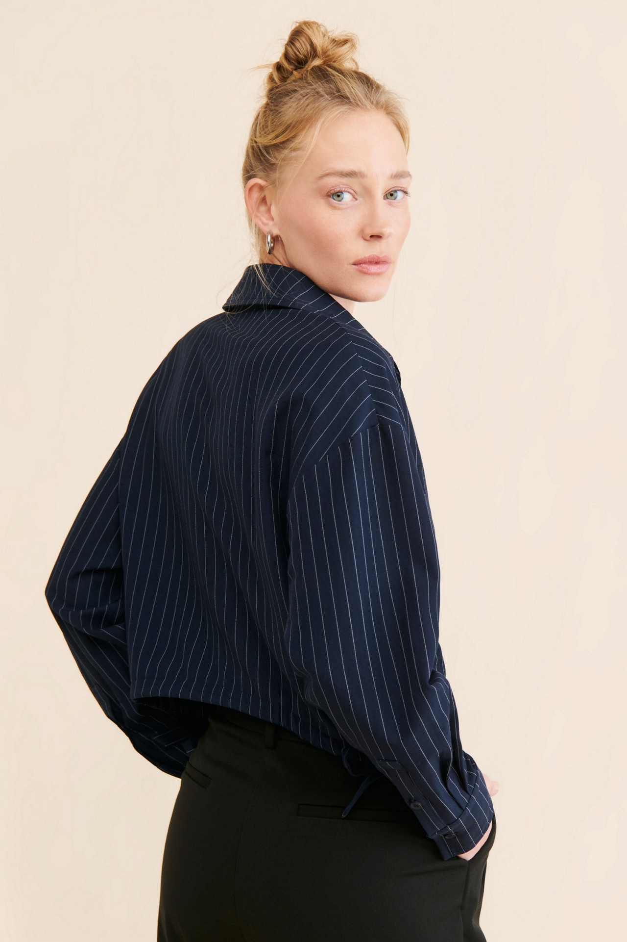 Flat White Cinched Side Buttondown