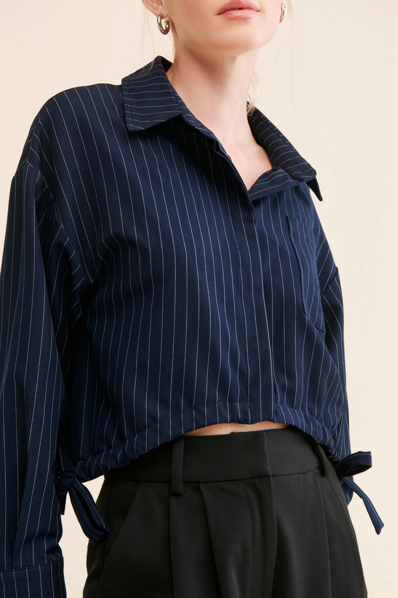 Flat White Cinched Side Buttondown