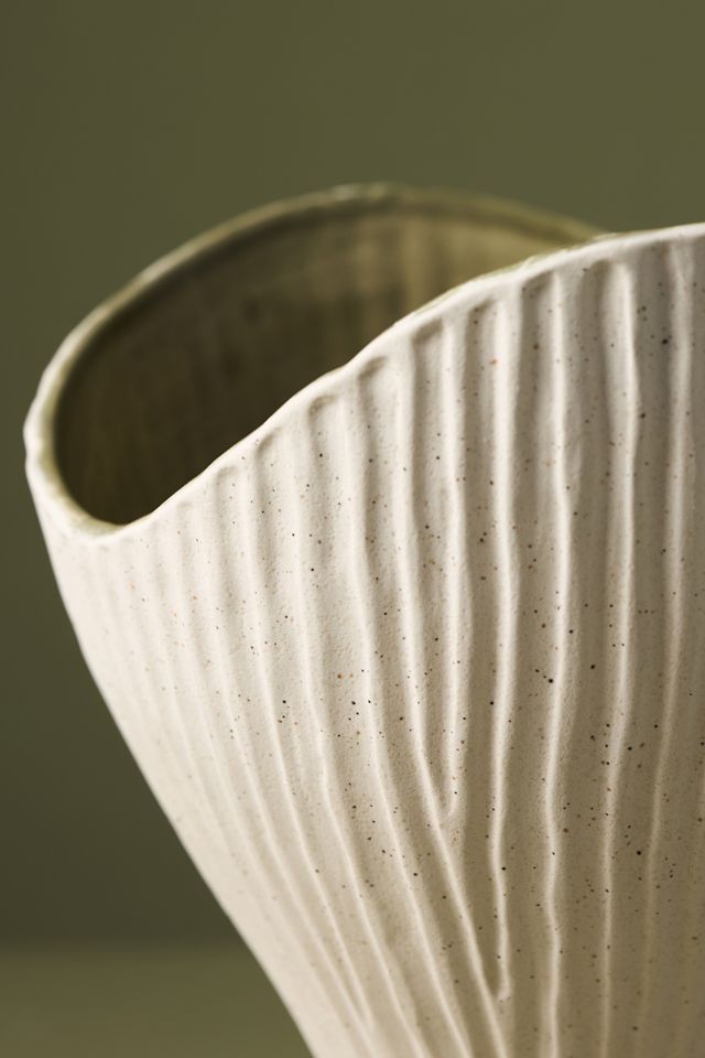 Hina Ikebana Clay Vase #2