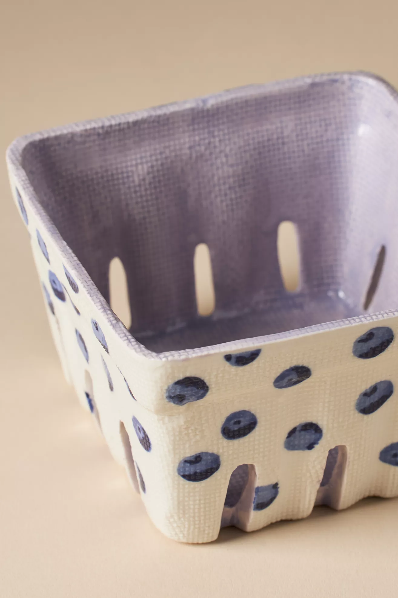Fruta Stoneware Berry Basket - thumbnail 7