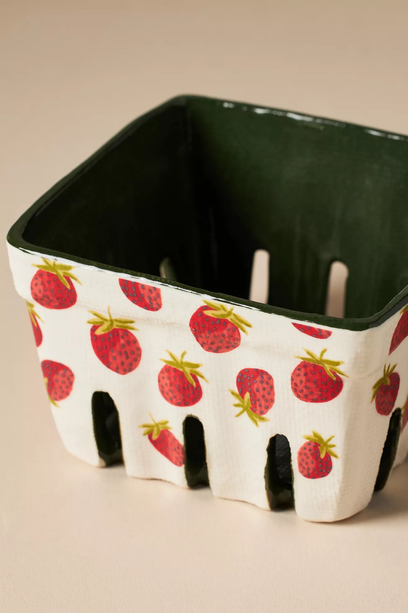 Fruta Stoneware Berry Basket - thumbnail 5