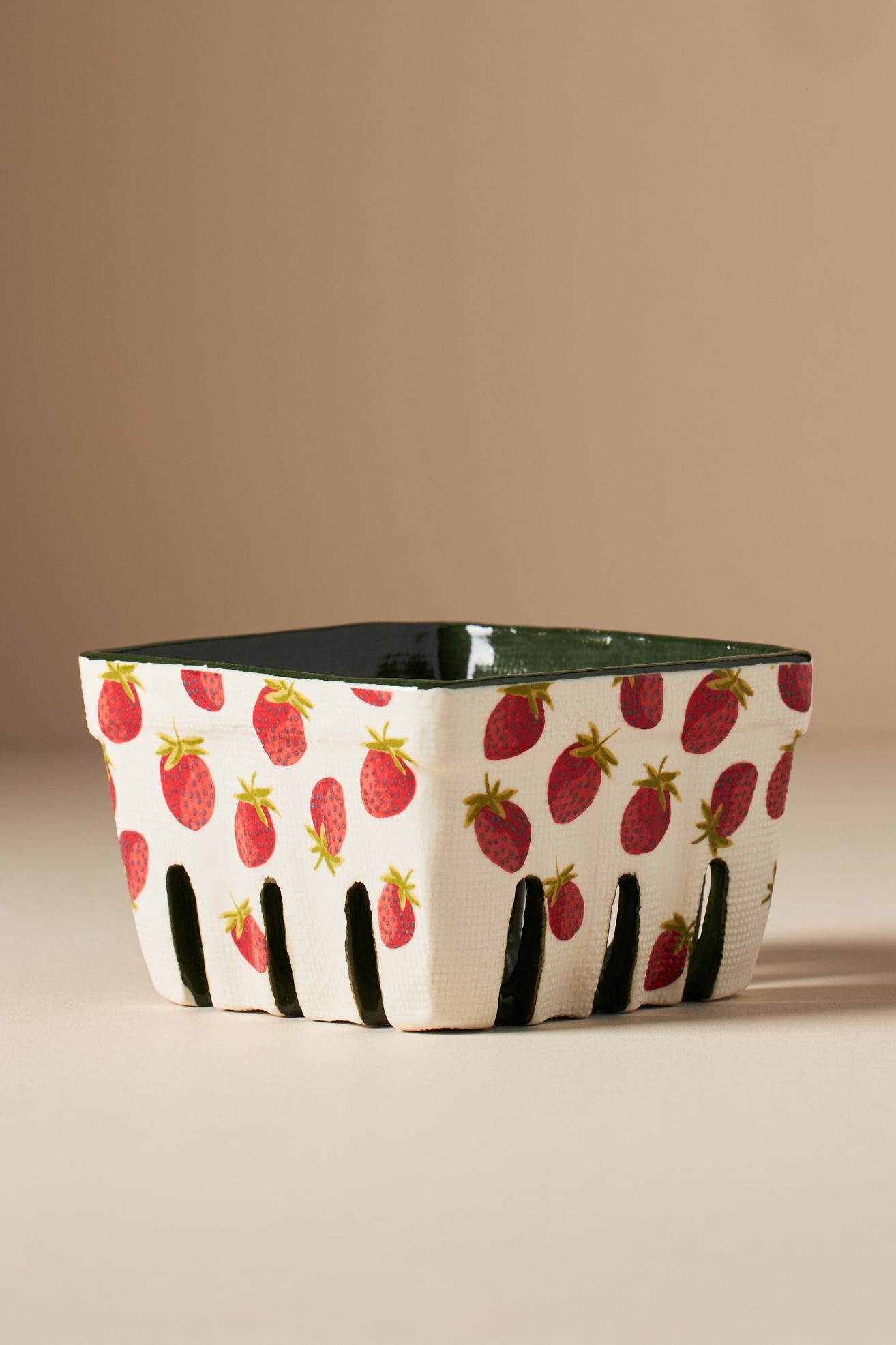 Fruta Stoneware Berry Basket - Strawberry, Standard, One Size