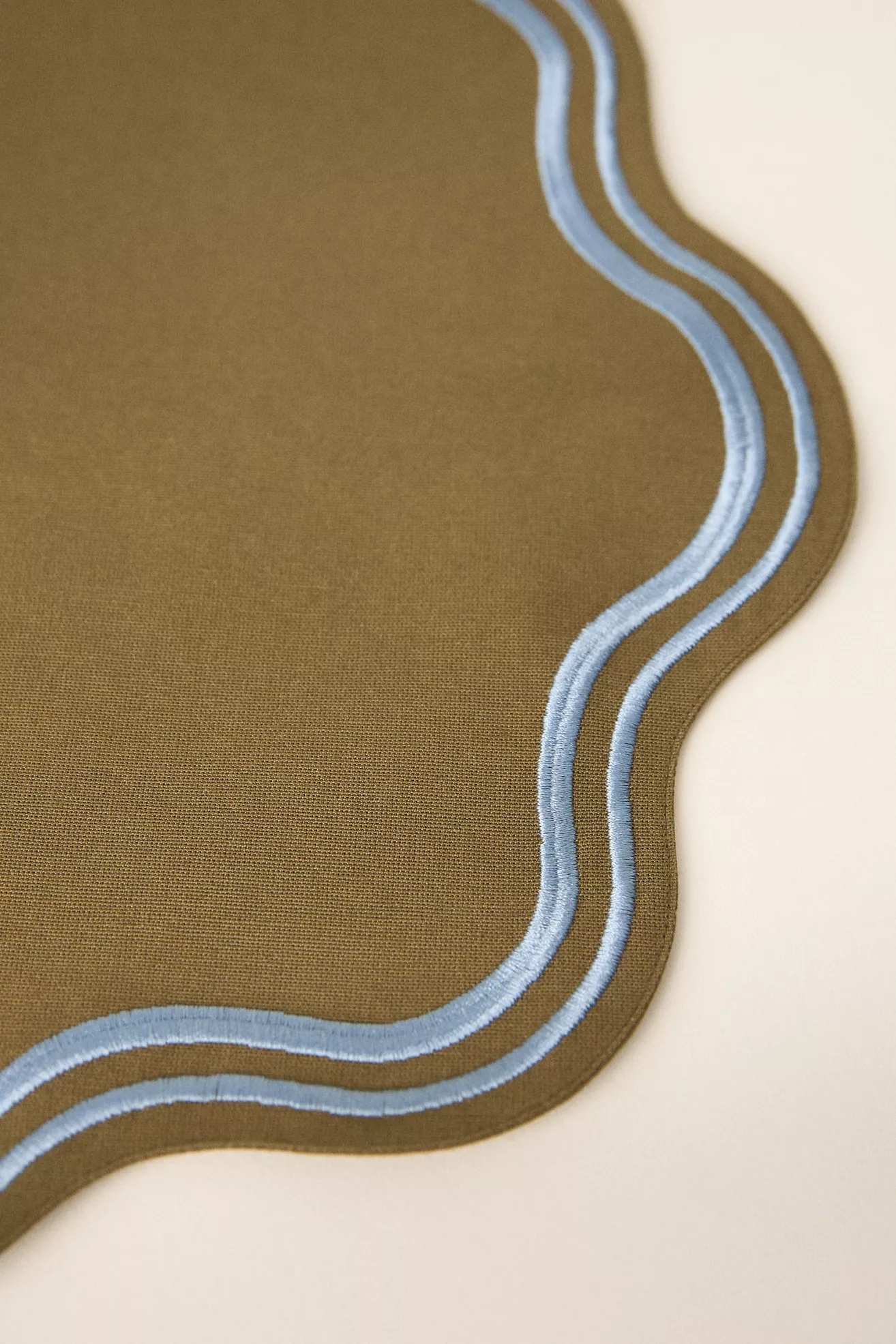 Madeline Embroidered Round Placemat - thumbnail 7