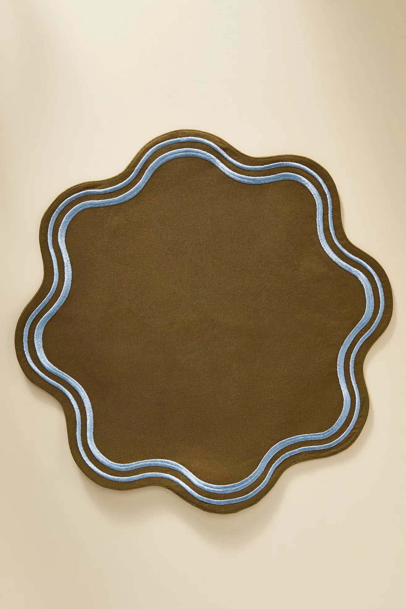 Madeline Embroidered Round Placemat - thumbnail 4