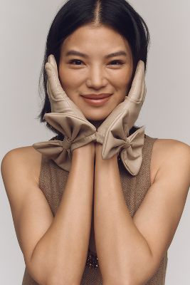 Maeve Faux-leather Bow Gloves In Beige