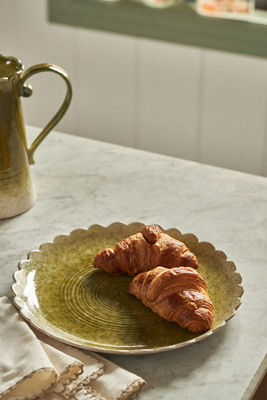 Anthropologie Ruffle Round Reactive Glaze Stoneware Platter