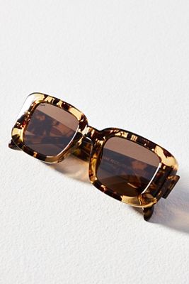 Pared Petite Amour Sunglasses | Anthropologie display picture 2
