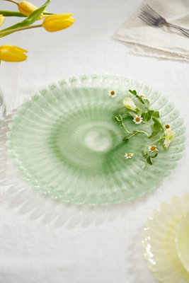 Terrain Glass Scallop Plate, Large