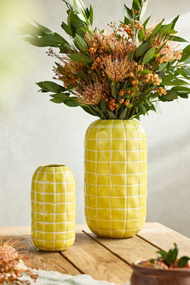 Porcelain Grid Vase in Small