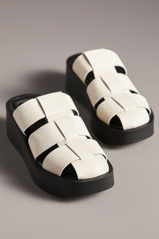 Seychelles High Standards Platform Flats #1