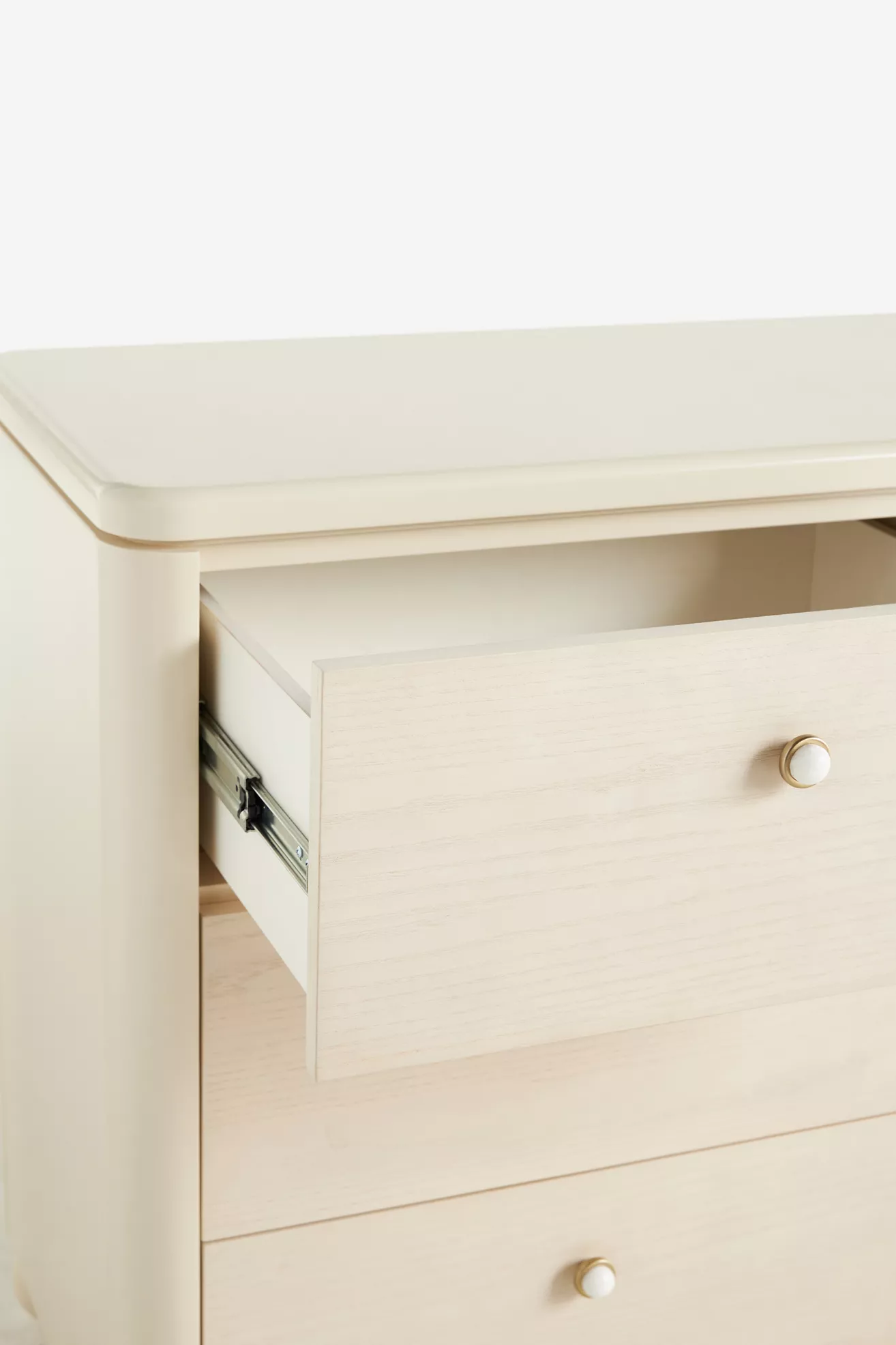Tasha Lacquer Nine-Drawer Dresser - thumbnail 10