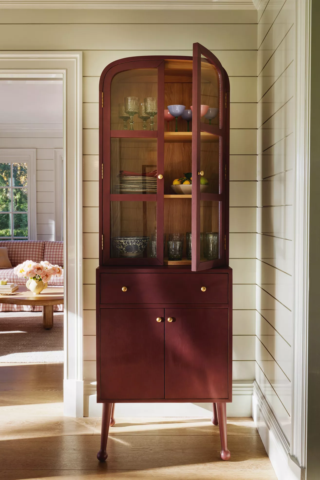 Moretti 26" Oak Display Hutch