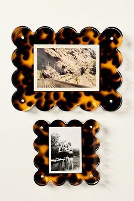 Acrylic Scalloped Picture Frame