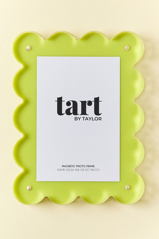 Acrylic Scalloped Picture Frame #2
