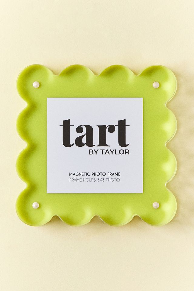 Acrylic Scalloped Picture Frame #1