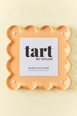 Acrylic Scalloped Picture Frame