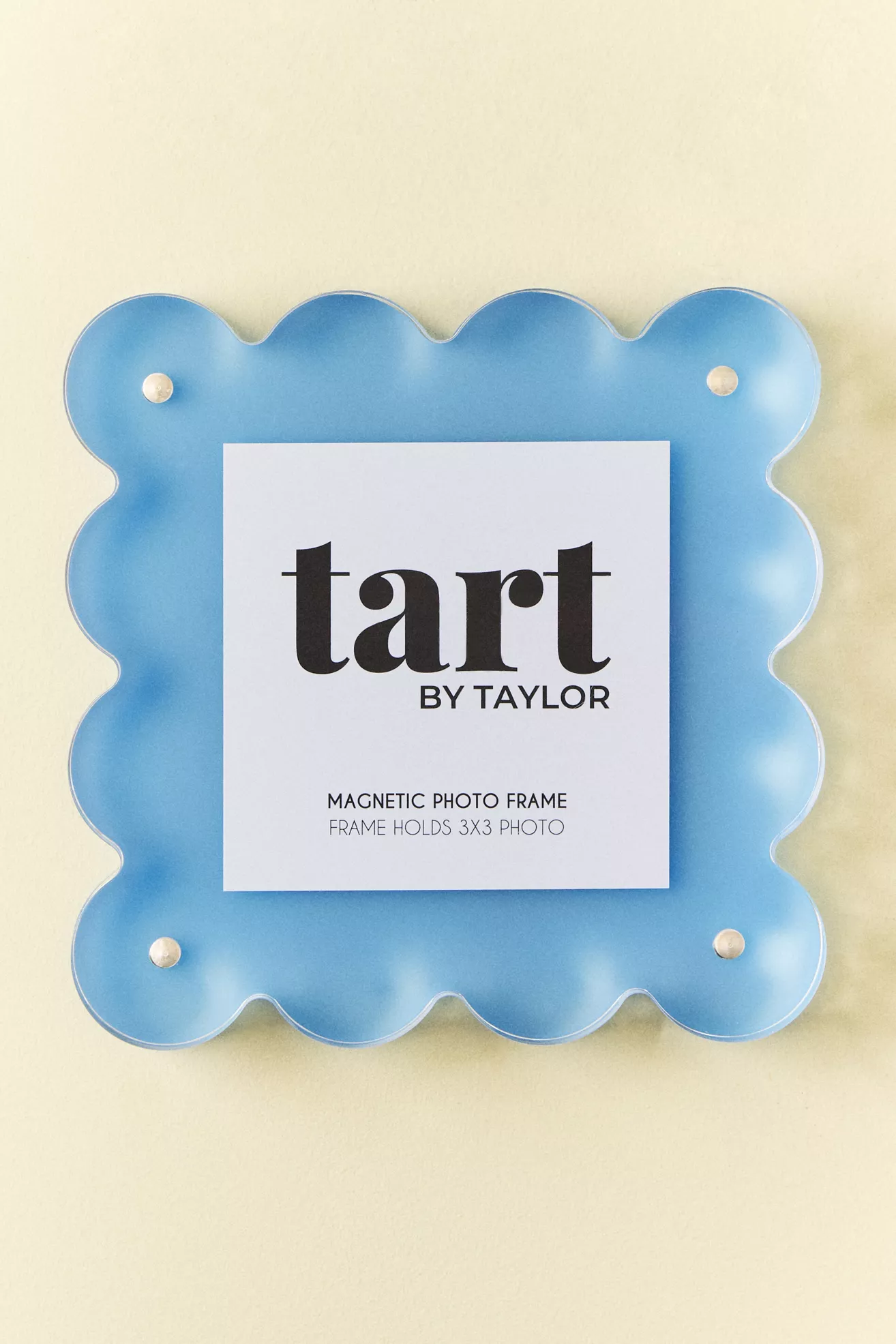 Acrylic Scalloped Picture Frame - thumbnail 10