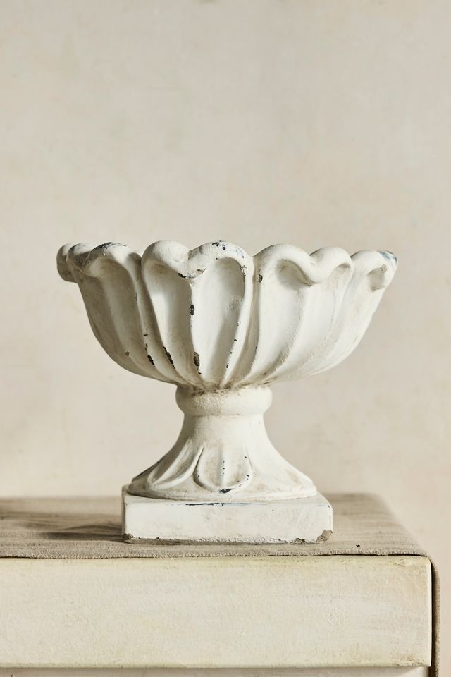 Flora Concrete Urn