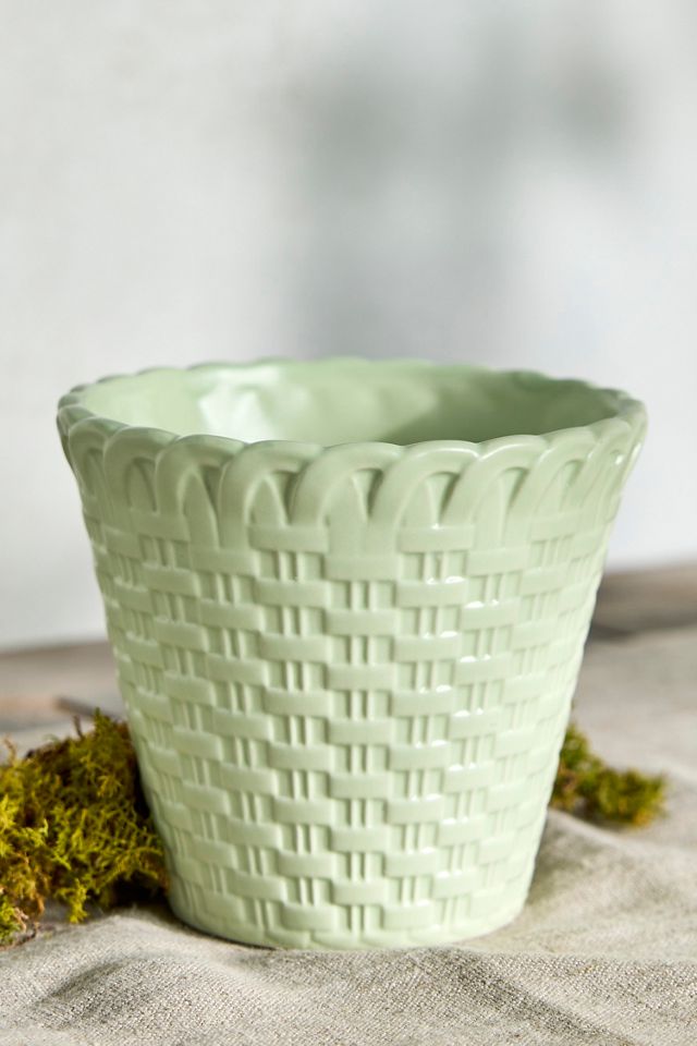 Scalloped Lattice Ceramic Taper Pot #1