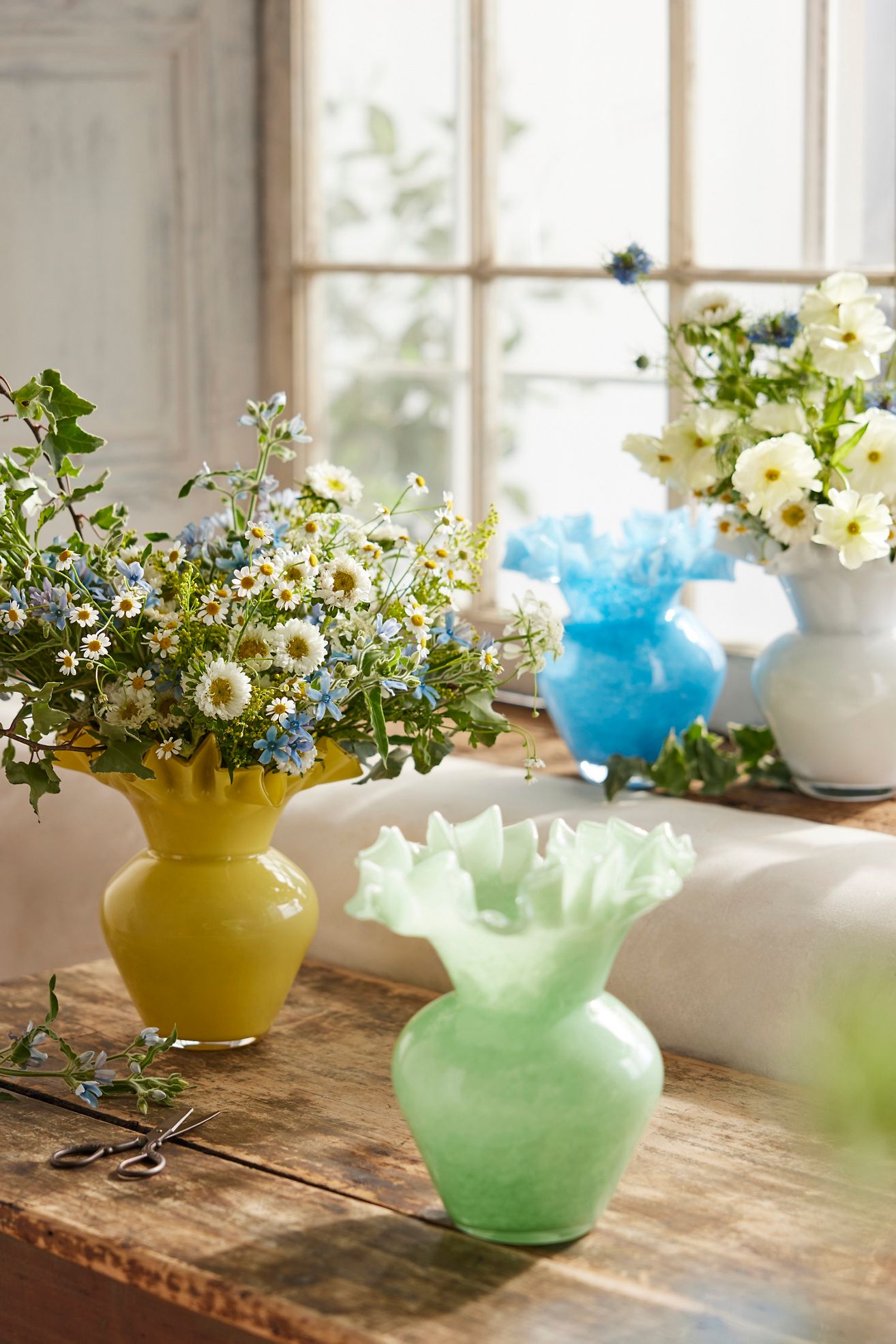 Ruffled Glass Bud Vase - Guacamole, S