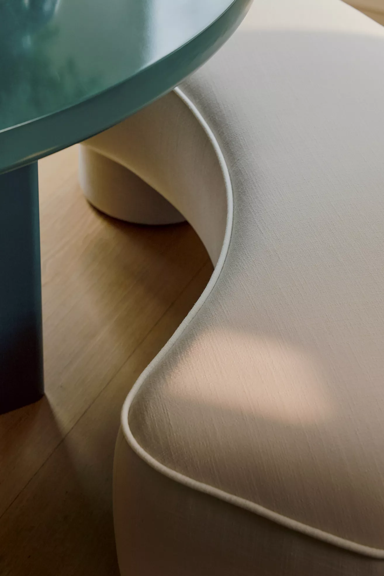 Modella Performance Linen Curved Bench | AnthroHome