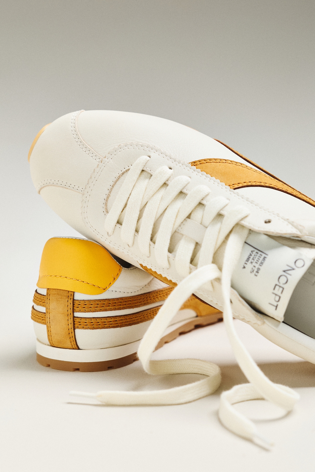 ONCEPT Essex Suede Ballet Sneakers