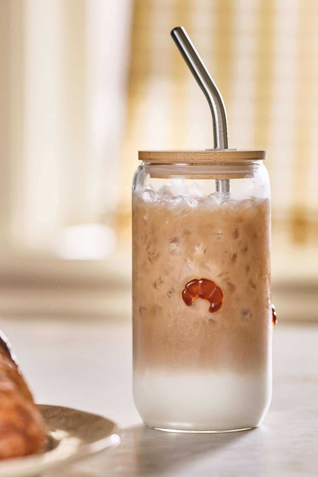 The Icon Juice Glass Tumbler with Lid - Croissant, Standard, One Size