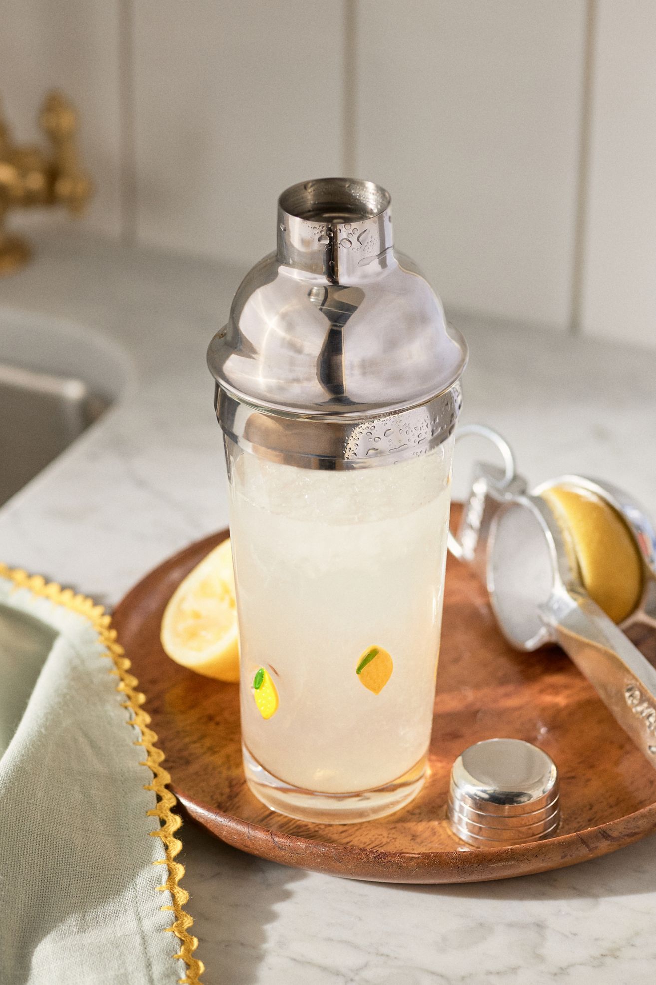 The Icon Cocktail Shaker - Lemon, One Size