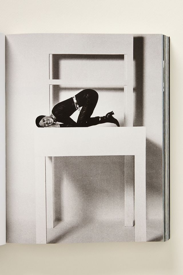 Grace: Thirty Years of Fashion at Vogue Coffee Table Book #2