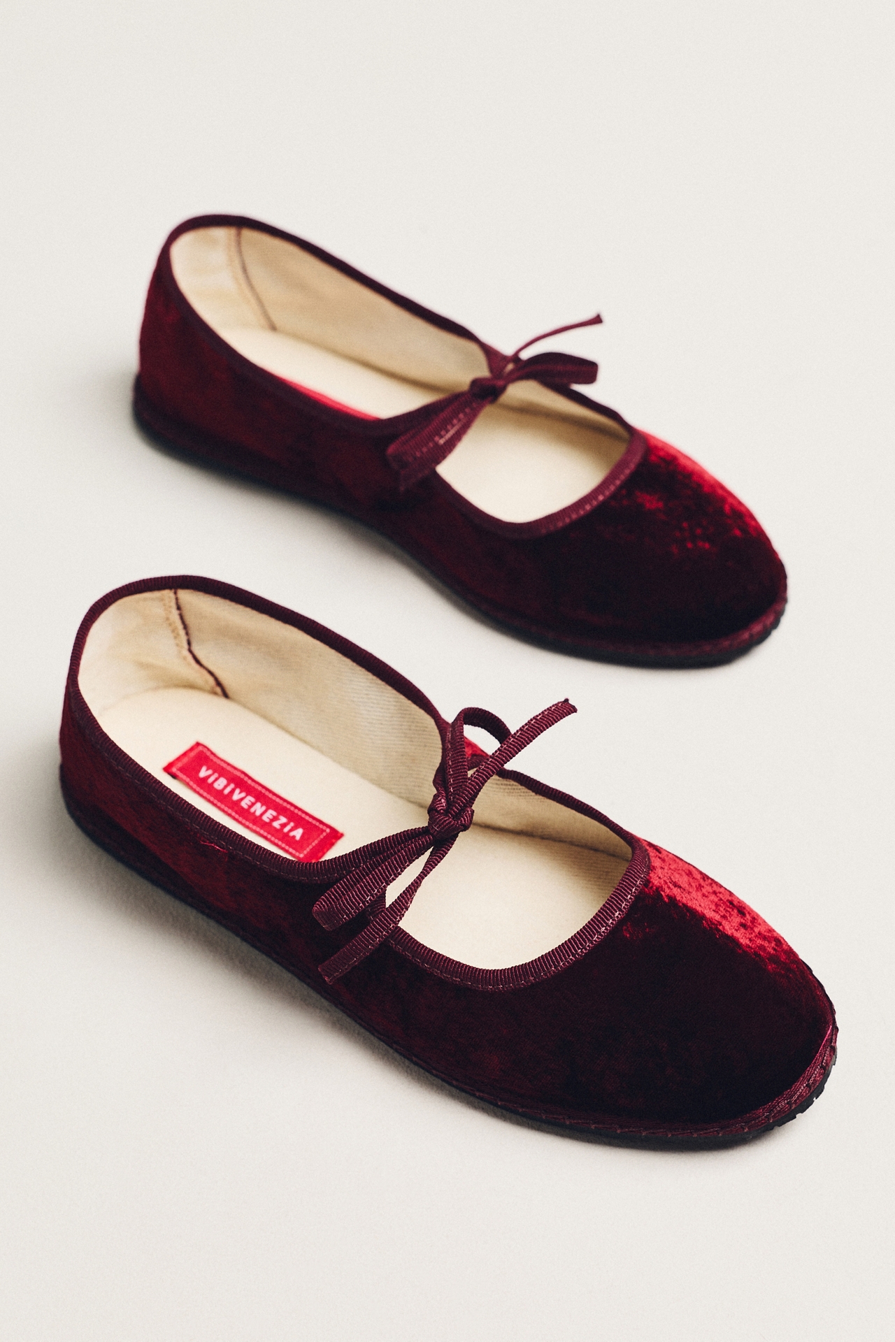 ViBi VENEZiA Brigitte Bow-Tie Mary Jane Flats