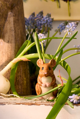 Quail Ceramics Field Mouse Bud Vase | Terrain