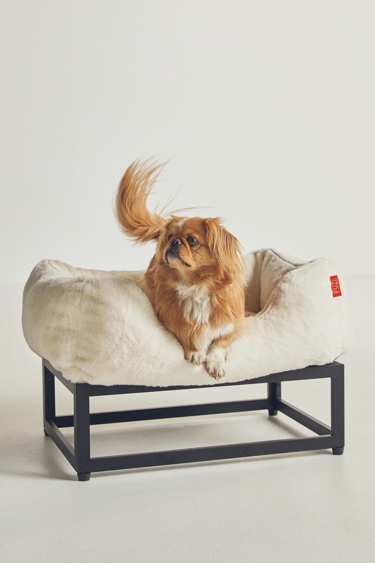 FÜZI Luxe Elevated Dog Bed