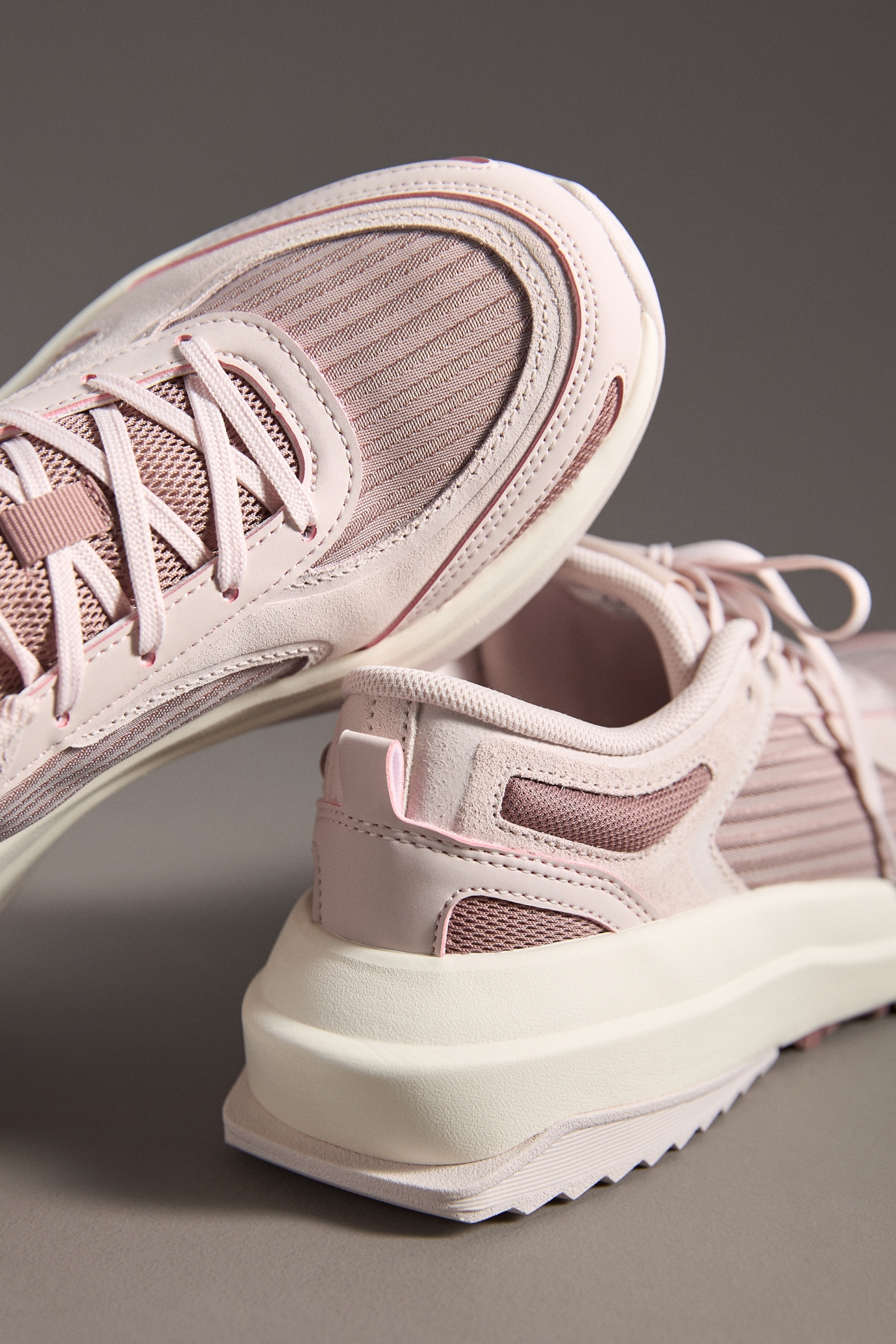 APL Jogger Sneakers