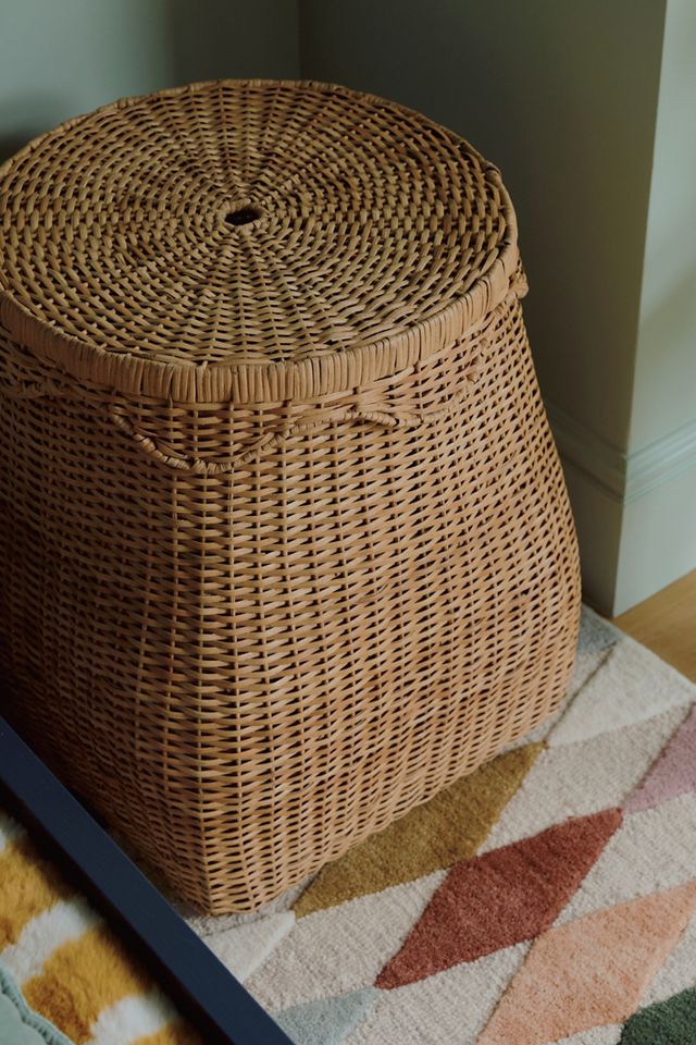 Scallop Wicker Lidded Hamper #2