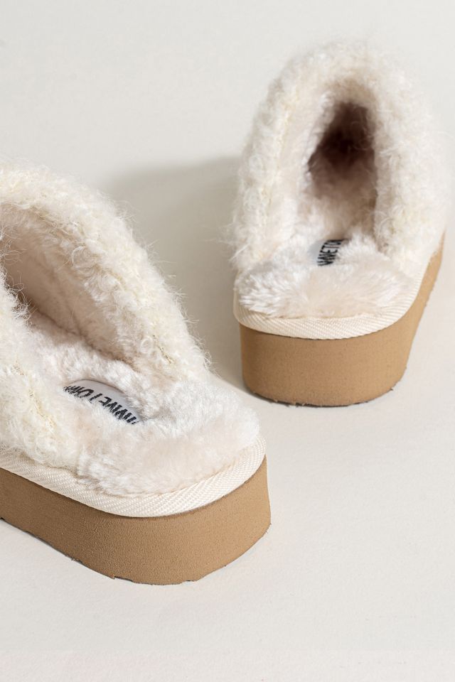 Minnetonka Reindeer Scuff Slippers #3