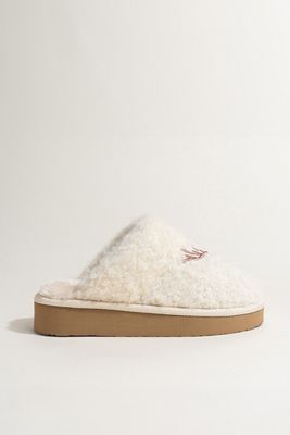 Minnetonka Reindeer Scuff Slippers