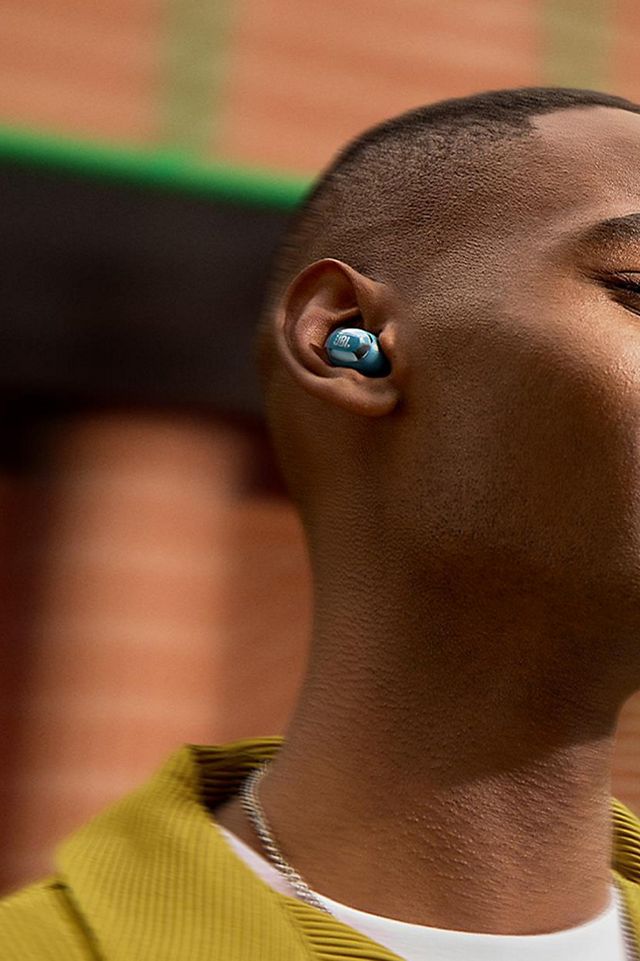 JBL Live Buds 3 Noise-Cancelling Earbuds #1
