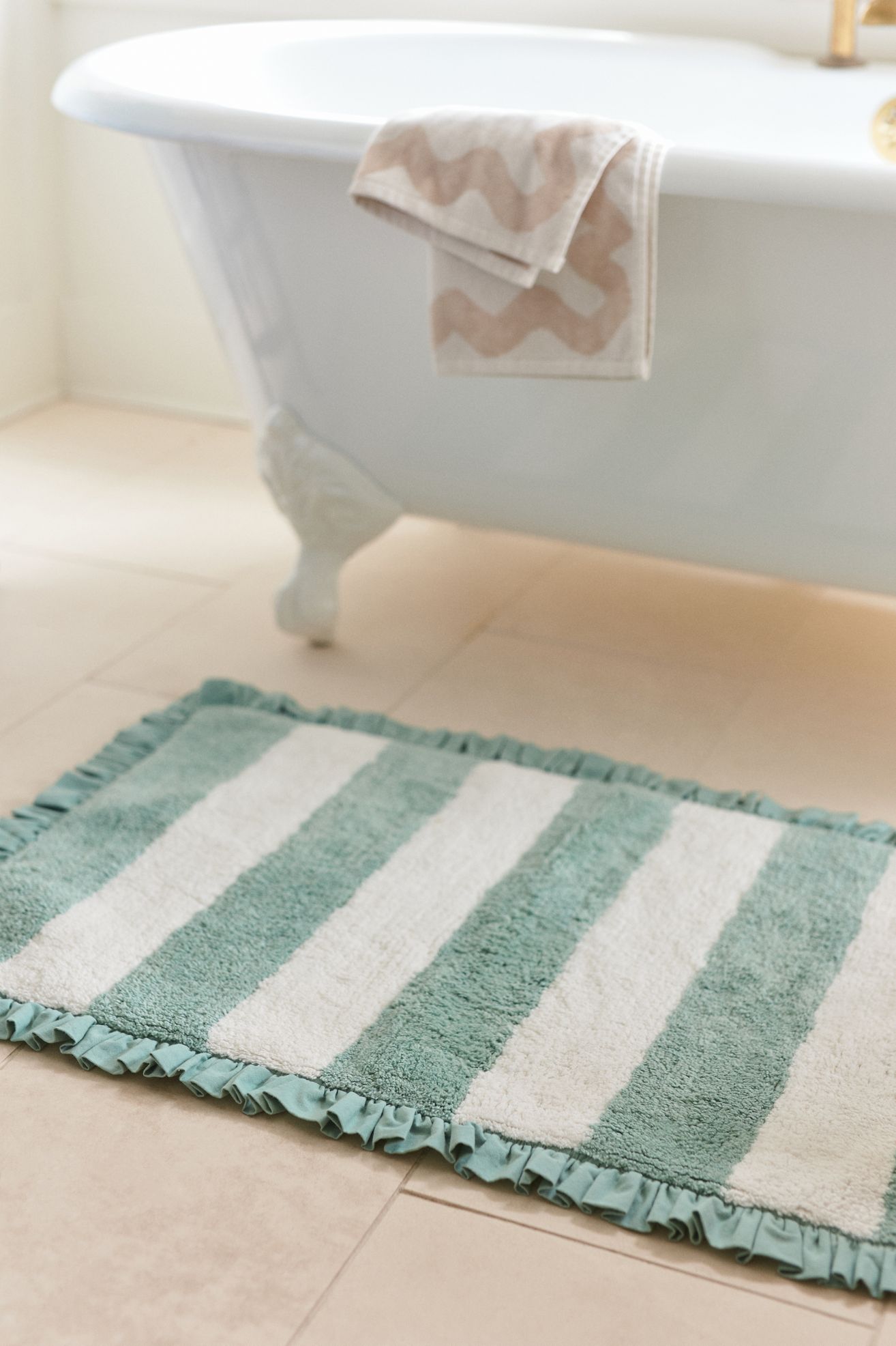 Maeve Ruffled Stripe Tufted Bath Mat - Green, 21" X 34"
