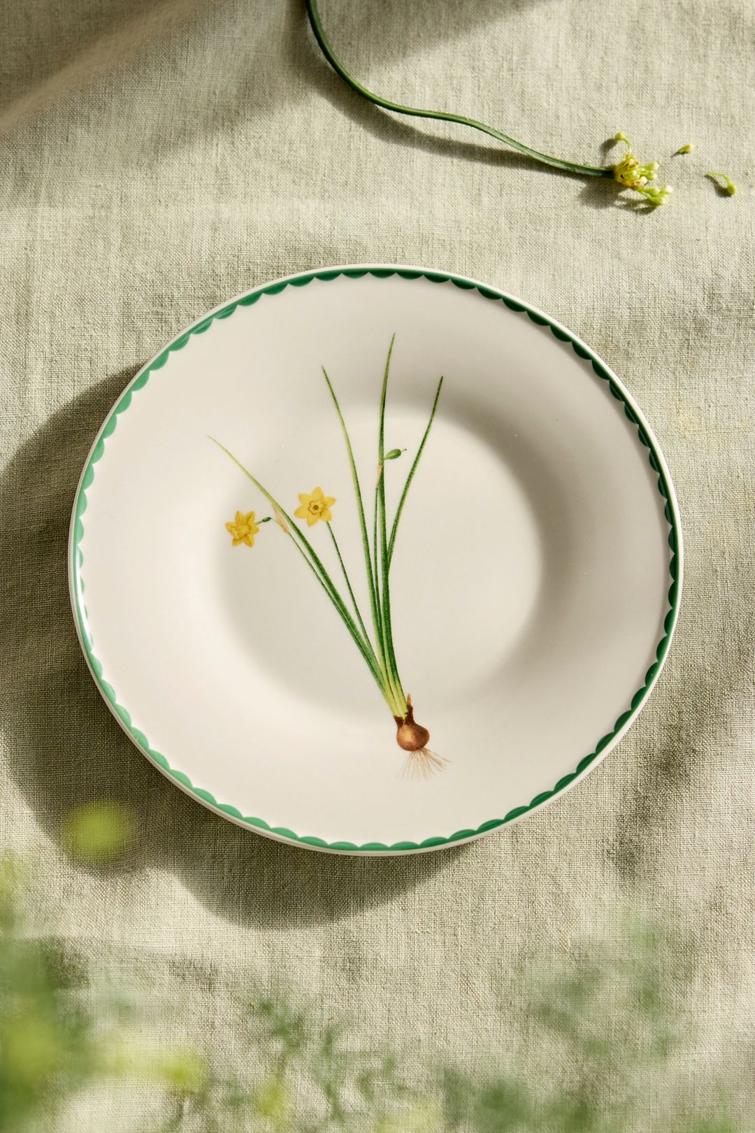 Spring Botanical Stoneware Plate - Yellow, One Size
