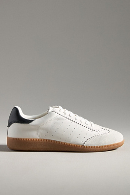 Silent D Simple Sneakers In White