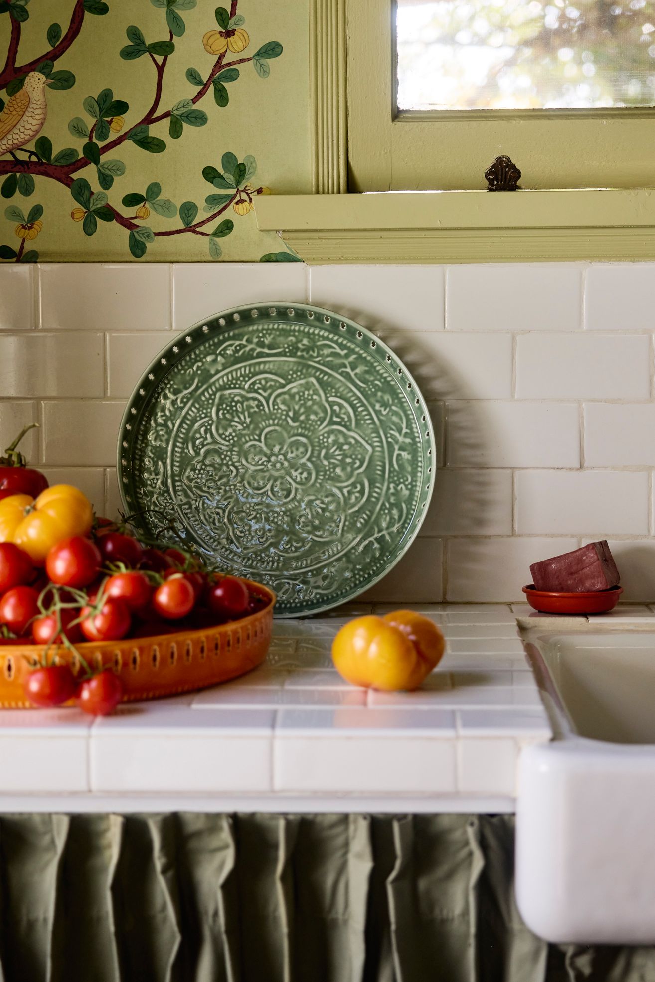 Patterned Enamel Round Tray - Mint, S