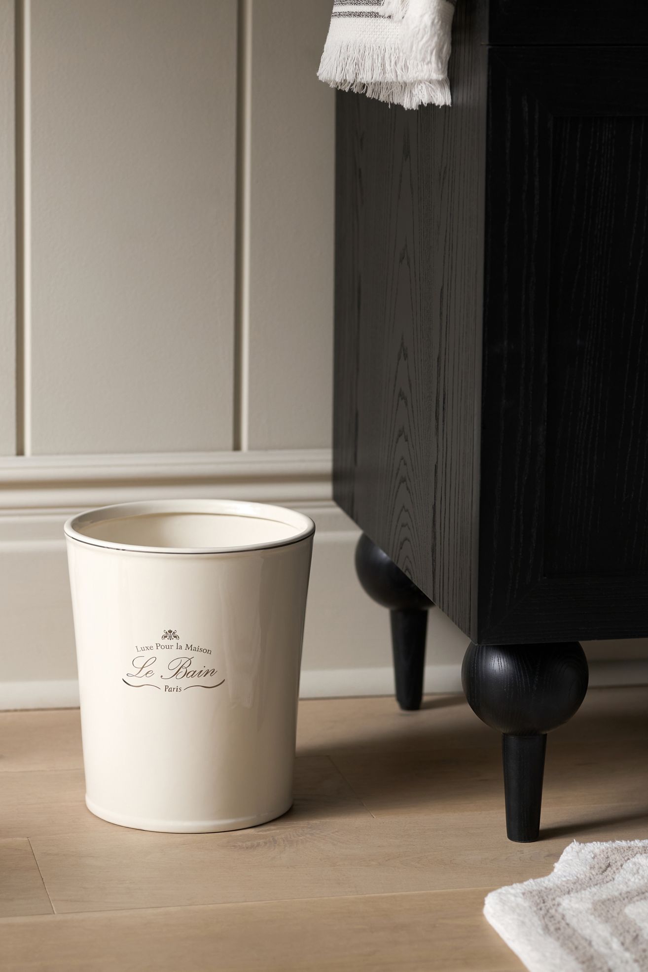 Le Bain Porcelain Waste Basket - White, One Size
