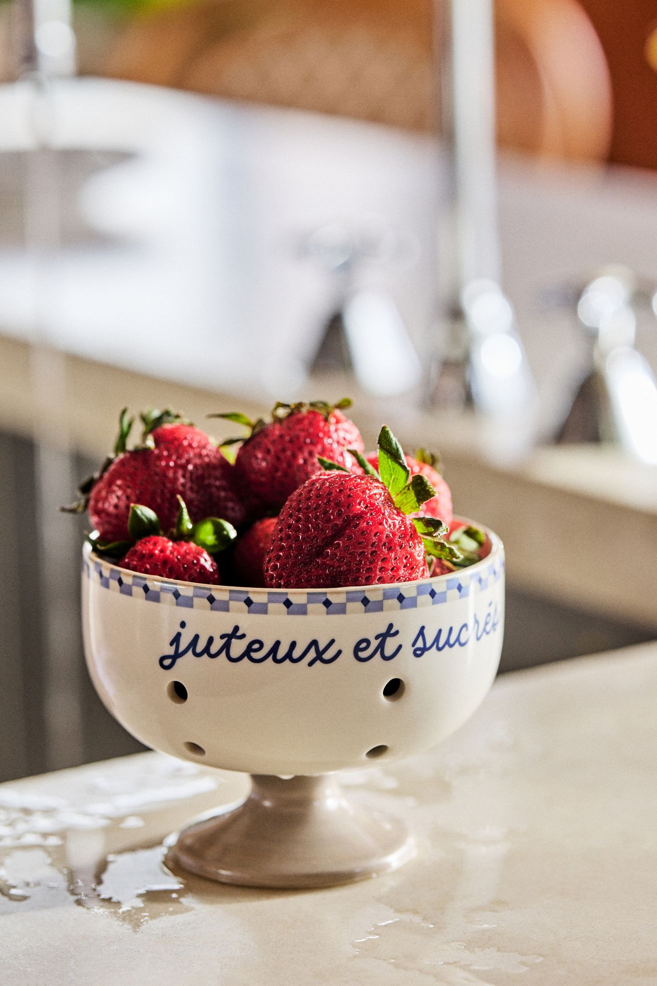 Café Violette Handpainted Stoneware Berry Basket - Blue, Standard, S