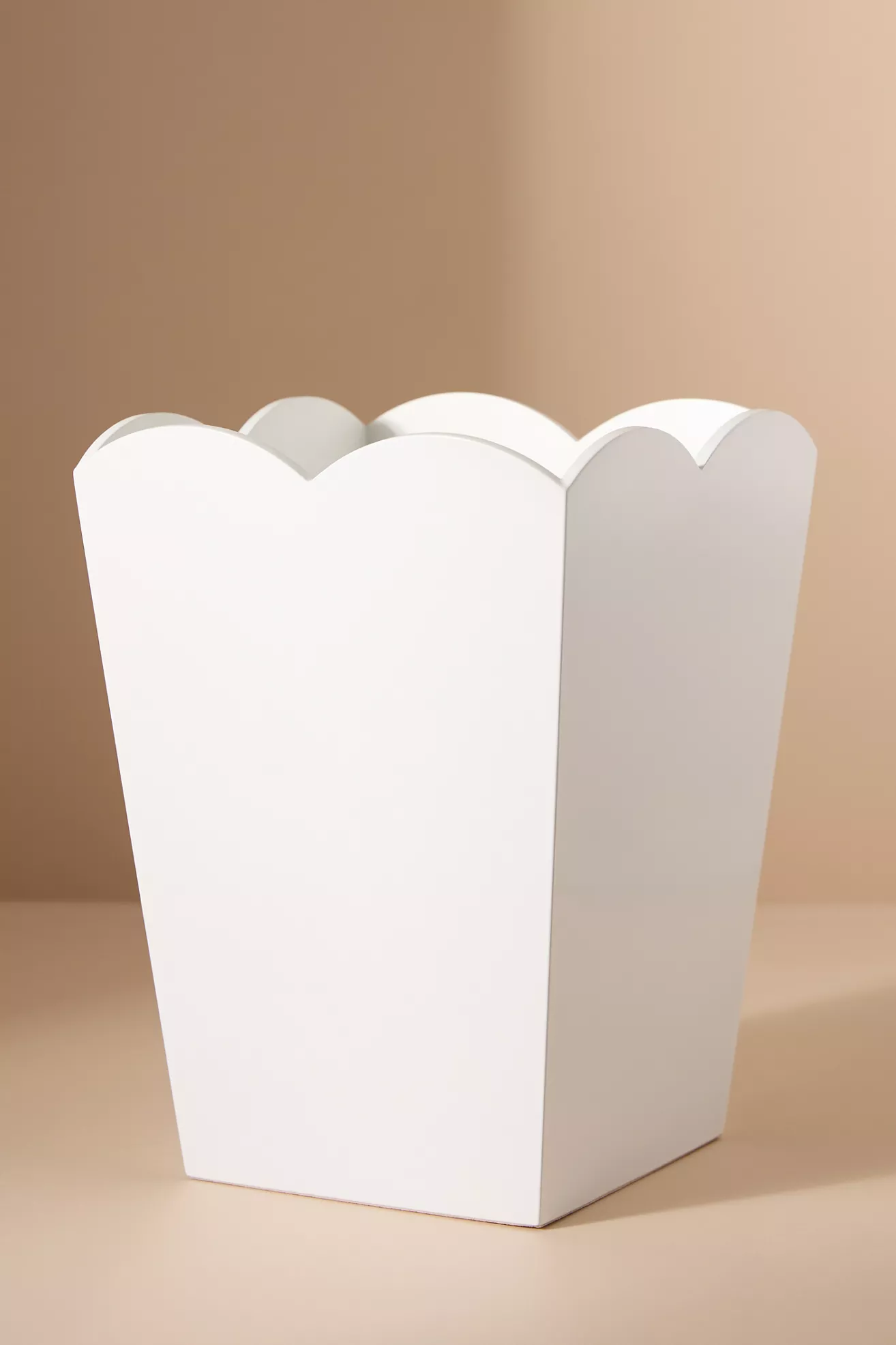 Addison Ross Lacquered Scallop Waste Bin - thumbnail 2