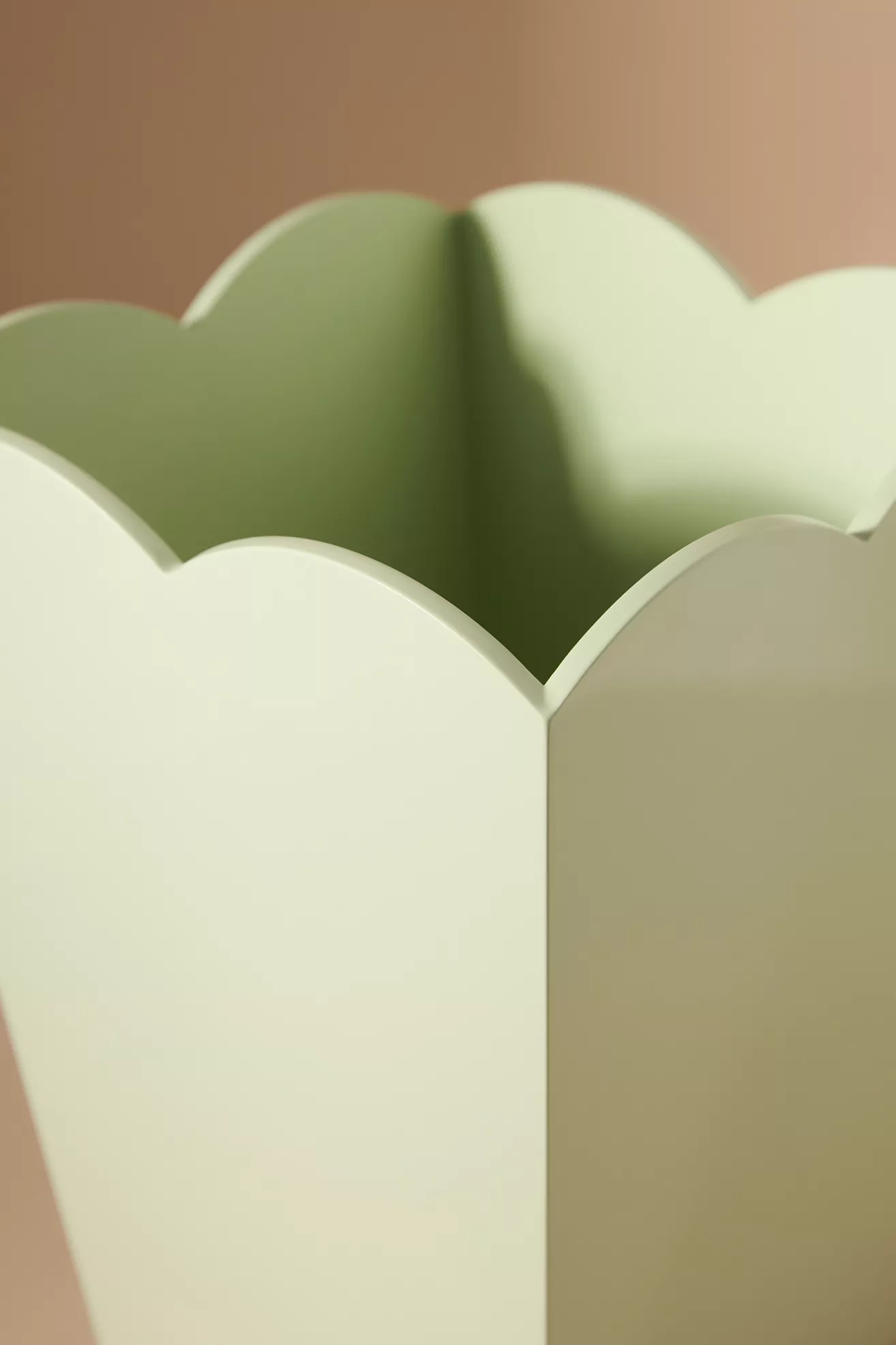 Addison Ross Lacquered Scallop Waste Bin - thumbnail 5