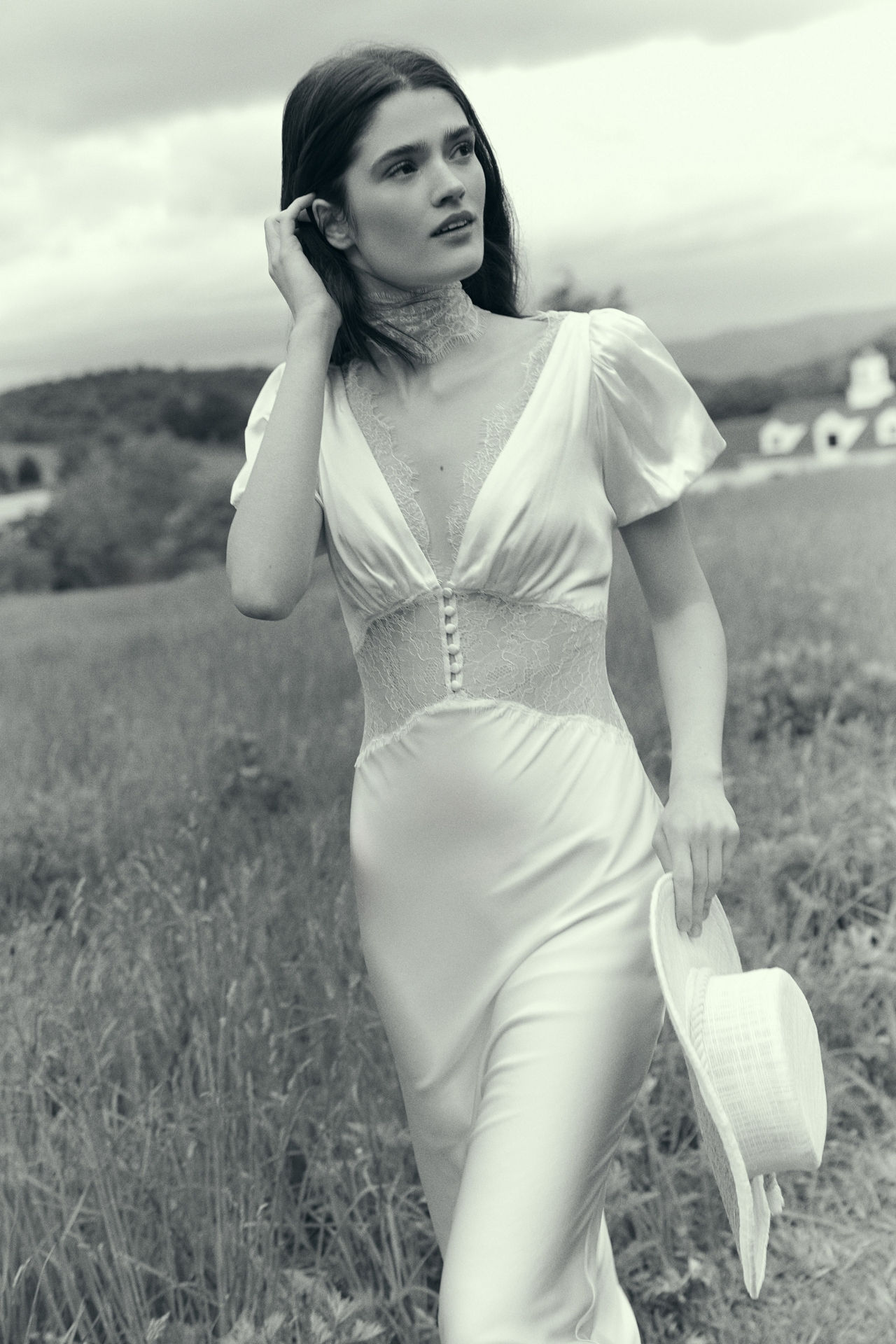 De La Vali Puff-Sleeve Silky Maxi Dress