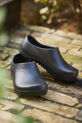 Birkenstock Womens Slip Resistant Casual Clogs In Black